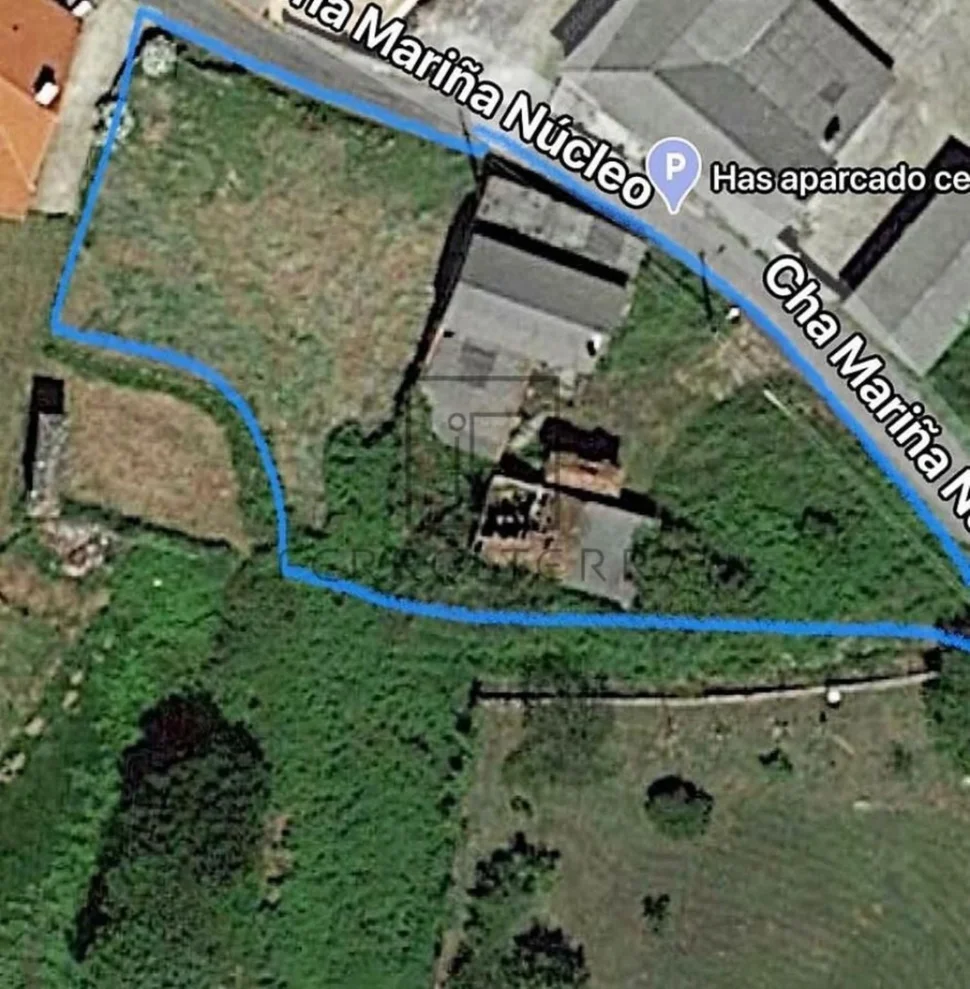 Se vende casa con finca urbanizable en esmelle, ferrol