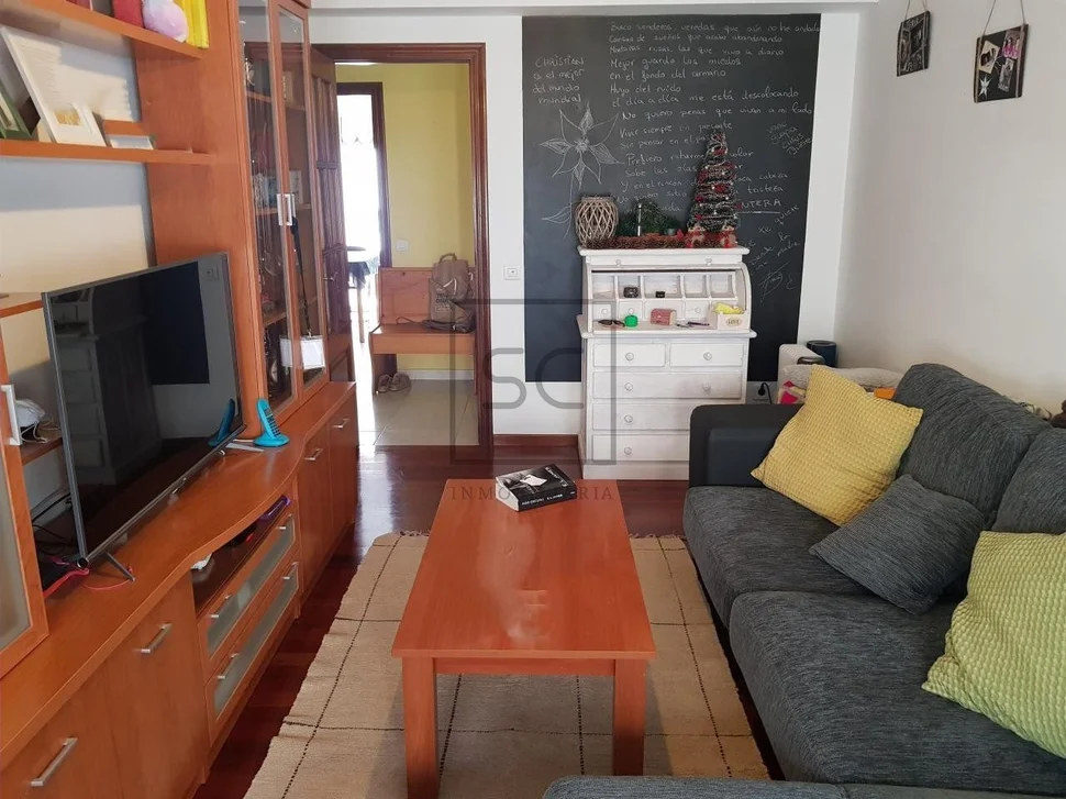 Piso amueblado en freixeiro, narón