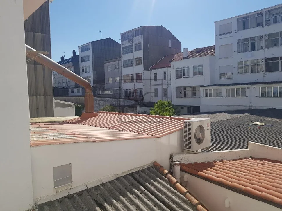 Dos pisos por el precio de uno en santa marina, ferrol