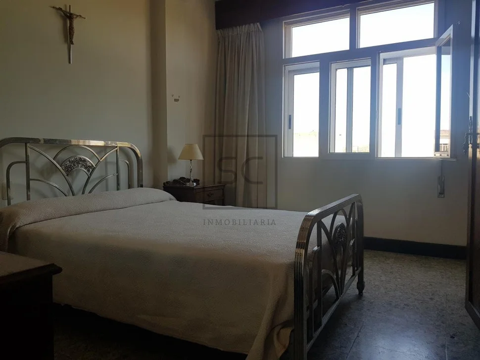 Dos pisos por el precio de uno en santa marina, ferrol