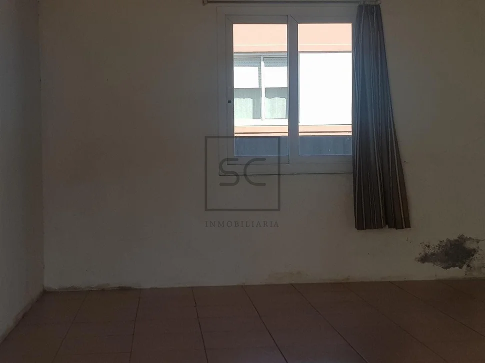 Dos pisos por el precio de uno en santa marina, ferrol