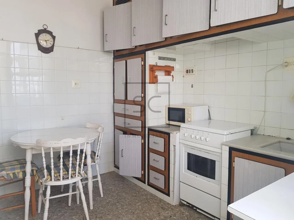 Dos pisos por el precio de uno en santa marina, ferrol