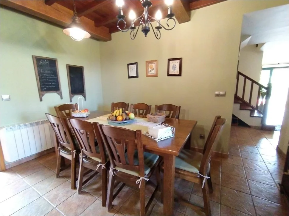 Se Vende Casa con Piscina y Jardín en Fene, Fene