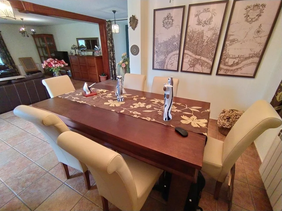 Se Vende Casa con Piscina y Jardín en Fene, Fene