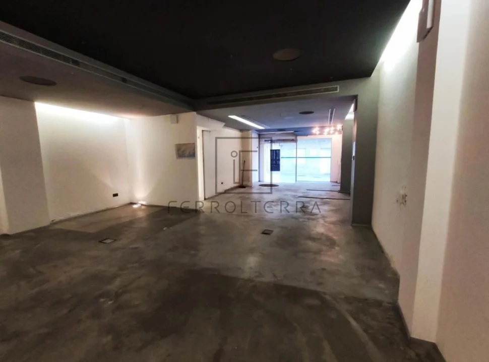 Se alquila local comercial en el centro, ferrol