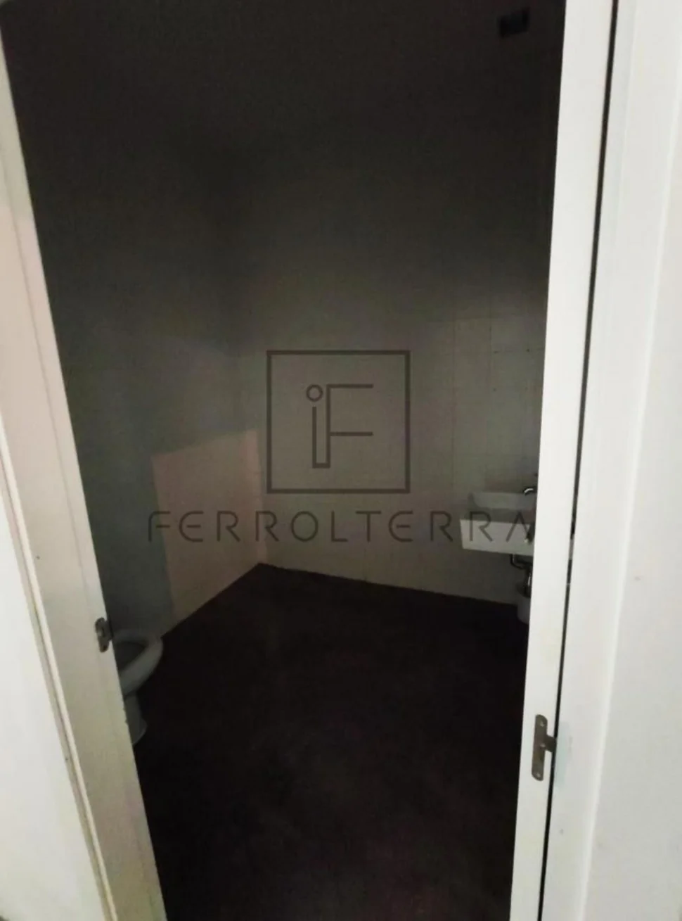 Se alquila local comercial en el centro, ferrol