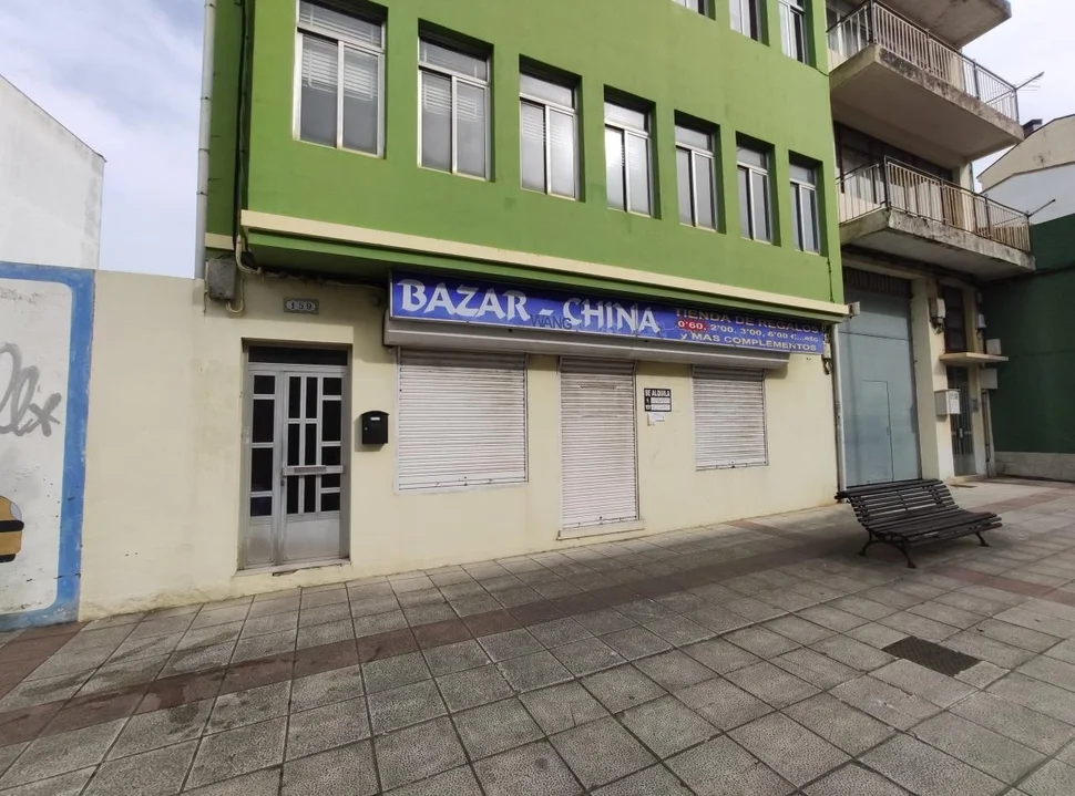 Local comercial en carretera de castilla en alto castaño, narón