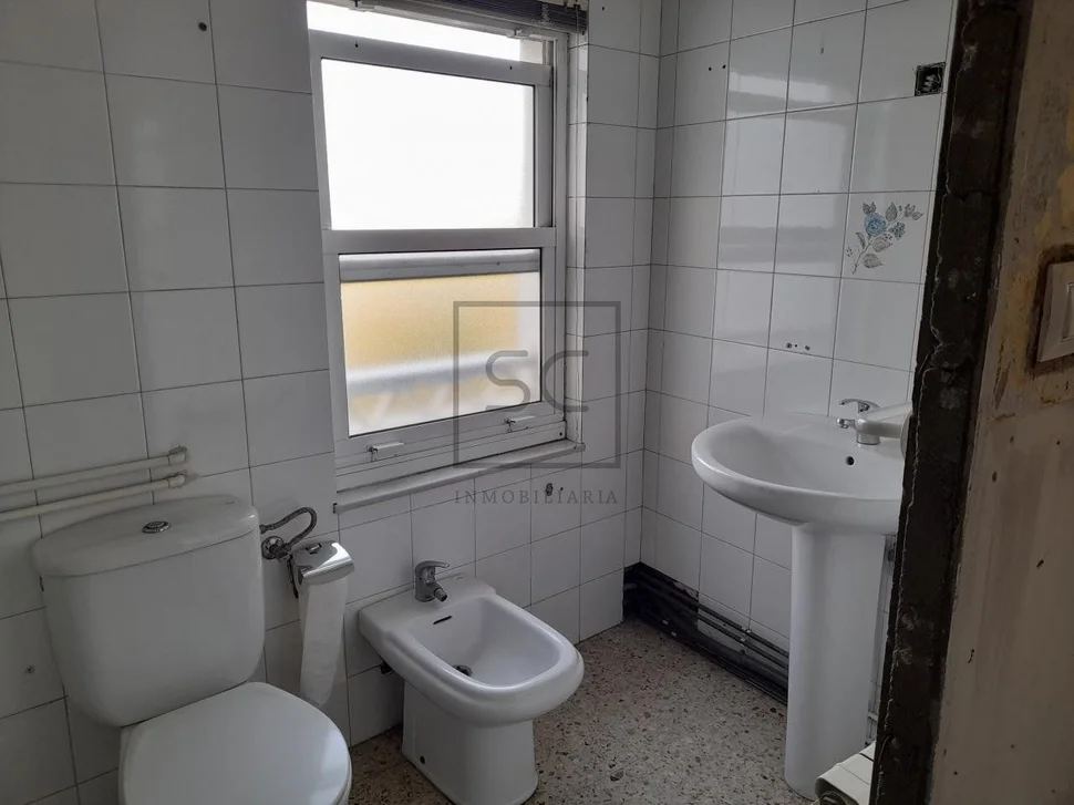 Casa de piedra con finca en franza, murgados