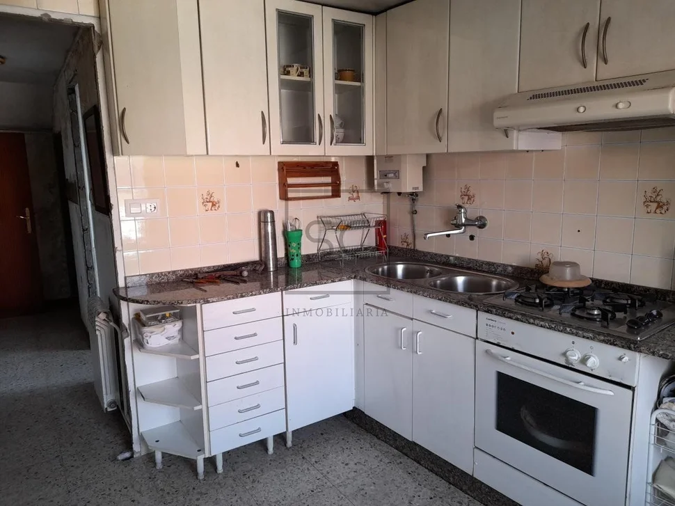 Casa de piedra con finca en franza, murgados