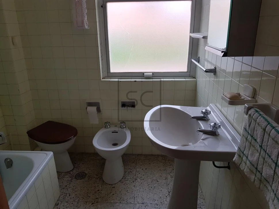 Vivienda y bajos en perlío, ferrol