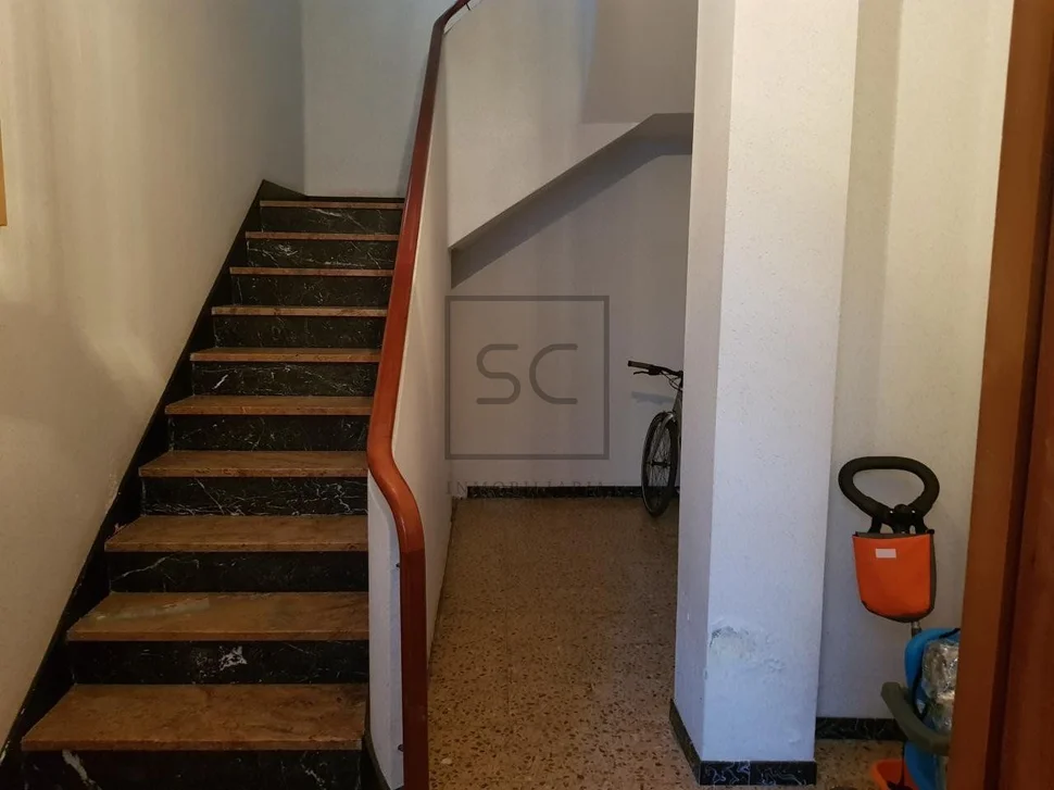 Vivienda y bajos en perlío, ferrol