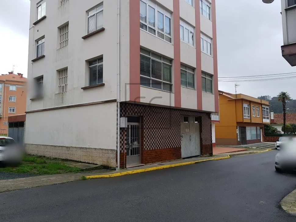 Vivienda y bajos en perlío, ferrol