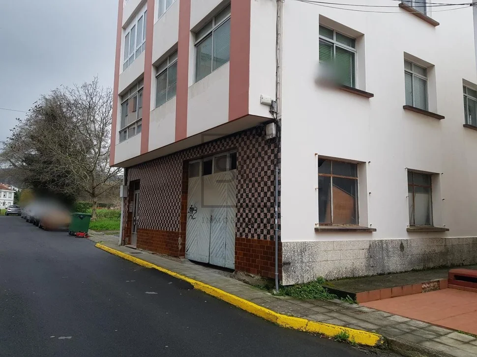 Vivienda y bajos en perlío, ferrol