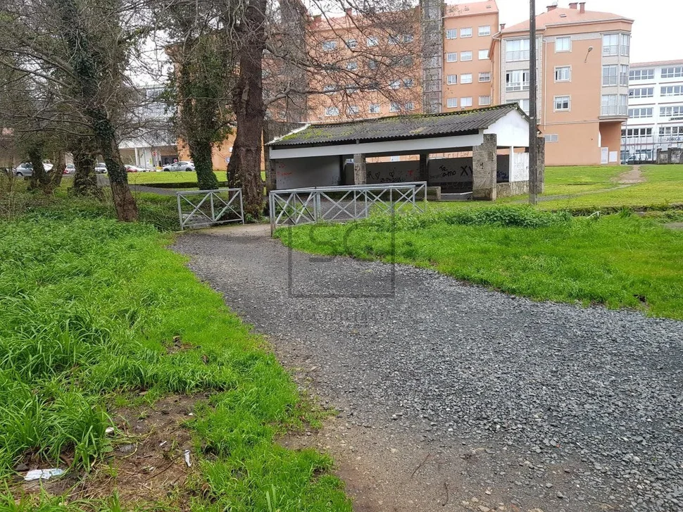 Vivienda y bajos en perlío, ferrol