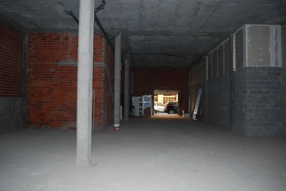 Alquiler bajo comercial en la zona de odeón en la gándara, narón