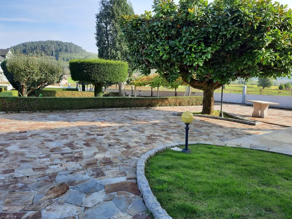 Magnífica vivienda unifamiliar en finca de buen tamaño en sedes, narón