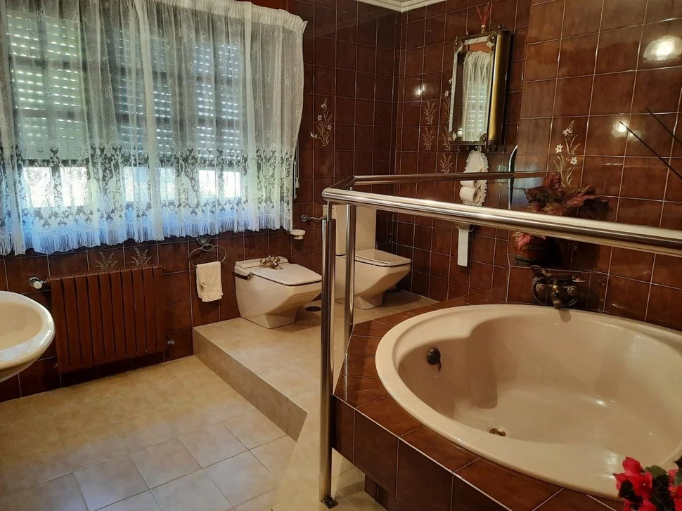 Magnífica vivienda unifamiliar en finca de buen tamaño en sedes, narón