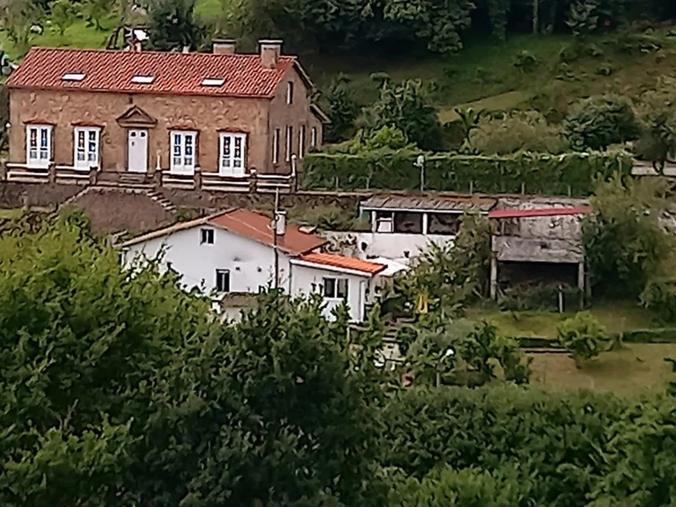 Casa con finca de 1500m en la cabana, ferrol