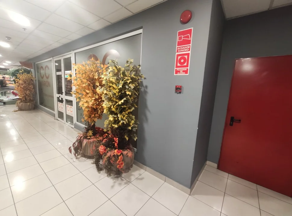 Local comercia len el centro comercial en alto del castaño, narón