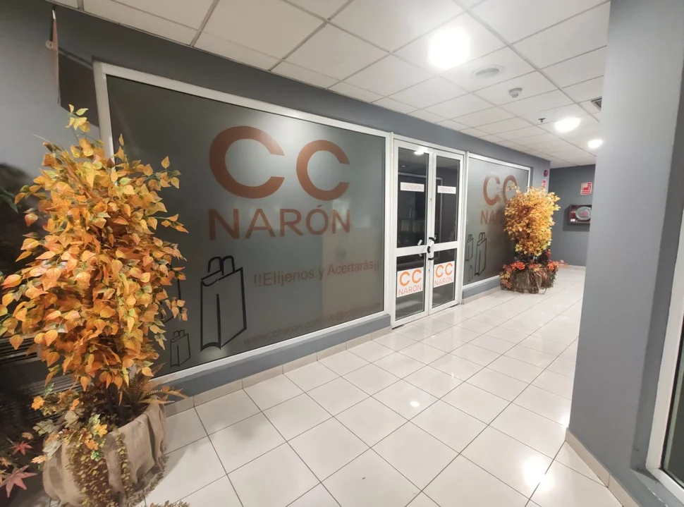 Local comercia len el centro comercial en alto del castaño, narón