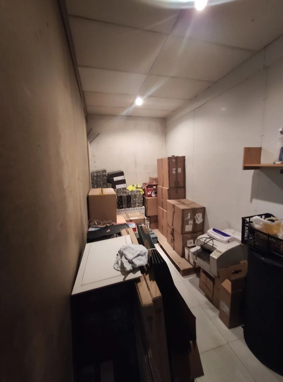 Local comercia len el centro comercial en alto del castaño, narón