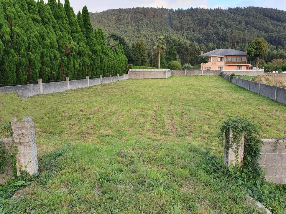 Finca edificable en presa del rey, narón