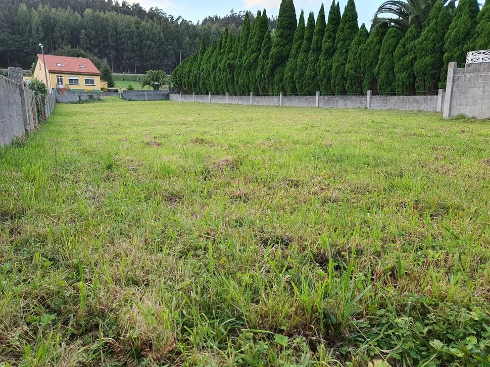 Finca edificable en presa del rey, narón