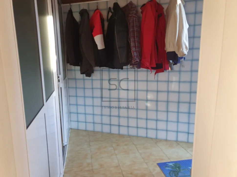 Casa con bogega y patio, en rilo, mugardos