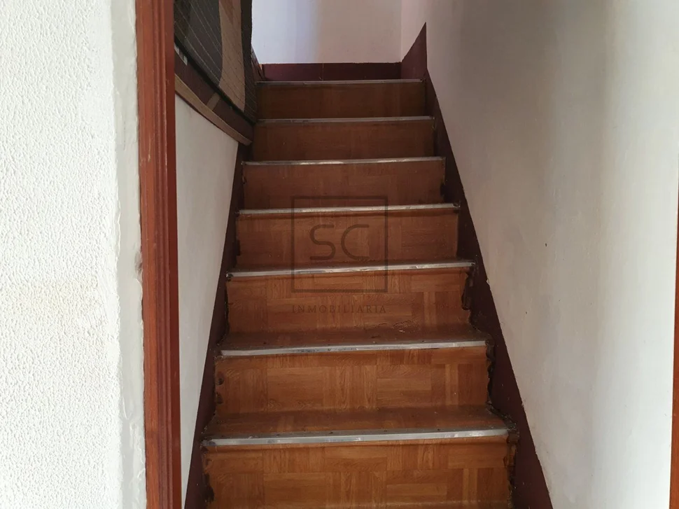 Casa con bogega y patio, en rilo, mugardos