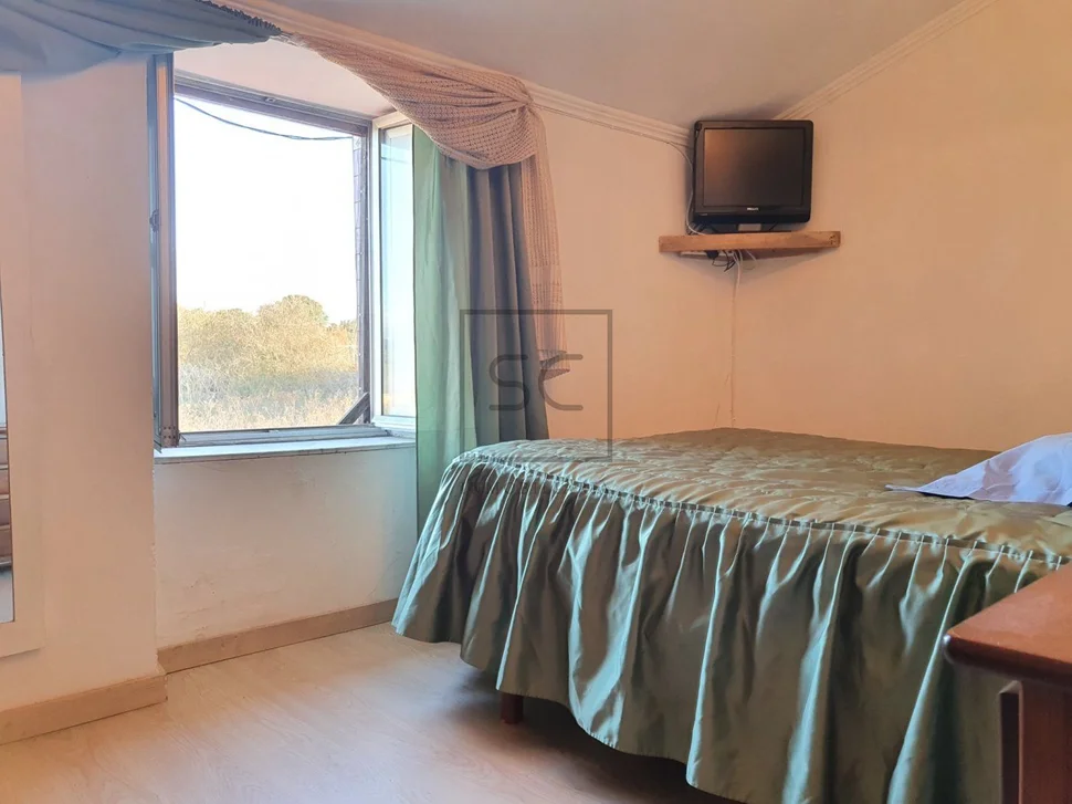 Casa con bogega y patio, en rilo, mugardos