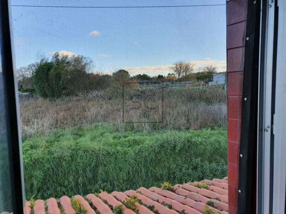 Casa con bogega y patio, en rilo, mugardos