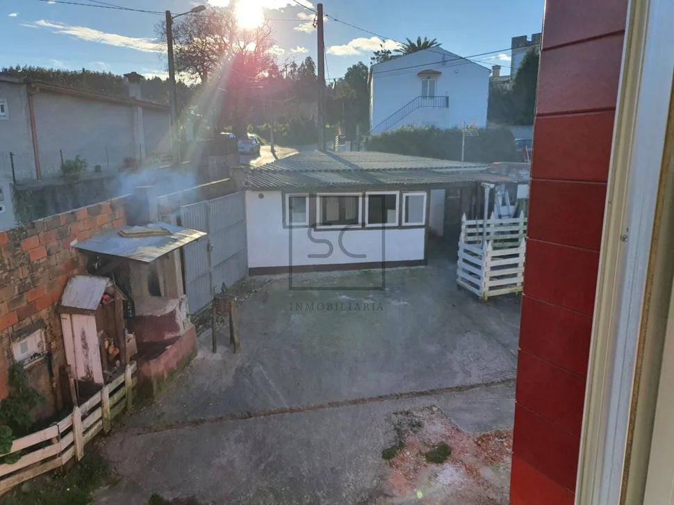 Casa con bogega y patio, en rilo, mugardos