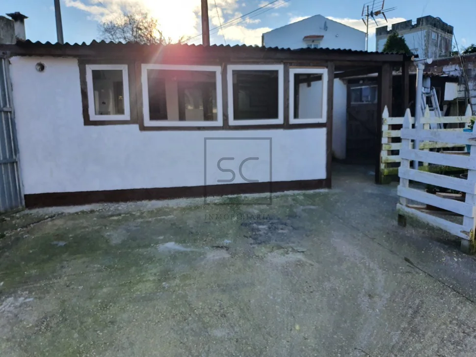 Casa con bogega y patio, en rilo, mugardos