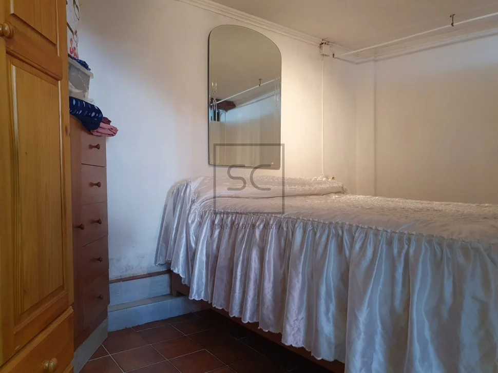 Casa con bogega y patio, en rilo, mugardos