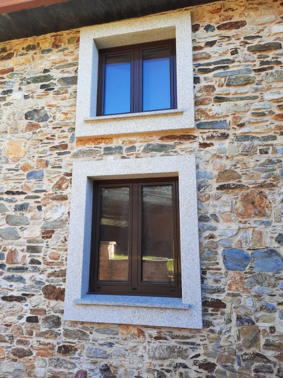 Casa de piedra para acondicionamiento interior en pedroso, narón