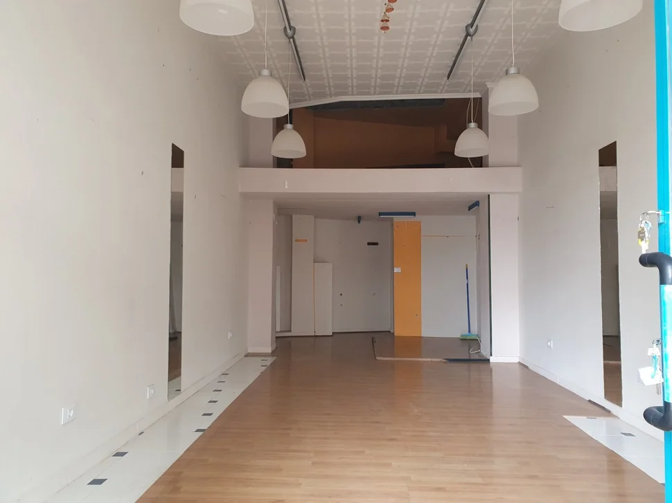 Local ideal para negocio en el centro, monforte de lemos