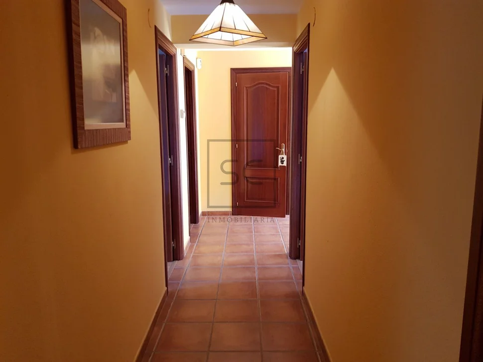 Casa con finca y hórreo en soesto, laxe