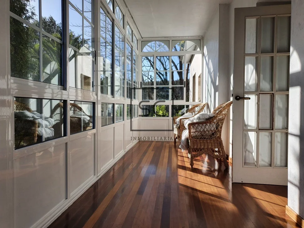 Casa con galería y finca en osedo, sada