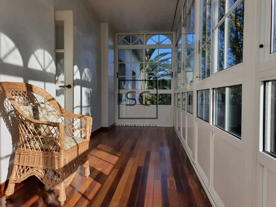 Casa con galería y finca en osedo, sada