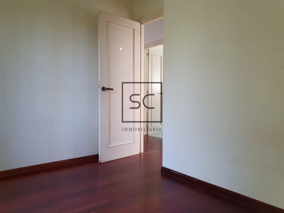 Casa con galería y finca en osedo, sada