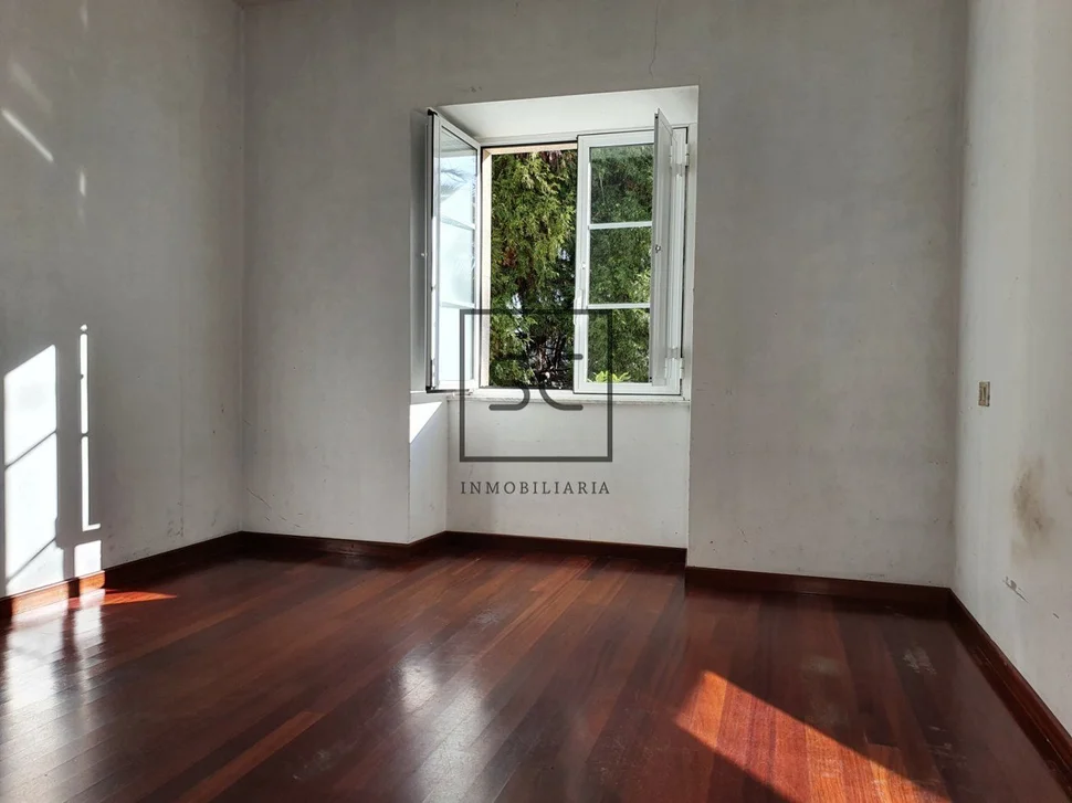 Casa con galería y finca en osedo, sada