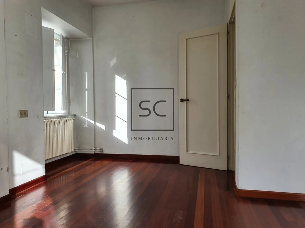 Casa con galería y finca en osedo, sada