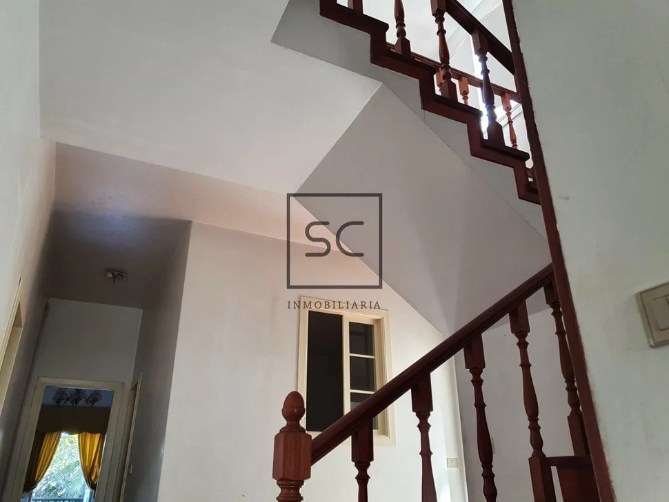 Casa con galería y finca en osedo, sada