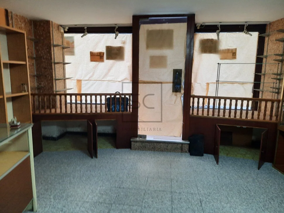 Local comercial acondicionado en ultramar, ferrol