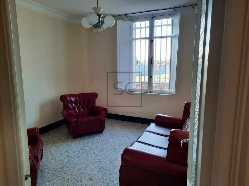 Bajo comercial con vivienda en sedes, narón