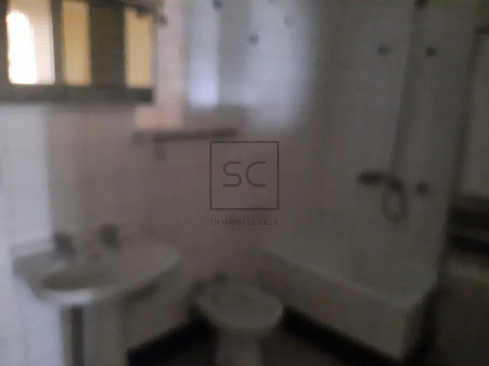 Bajo comercial con vivienda en sedes, narón