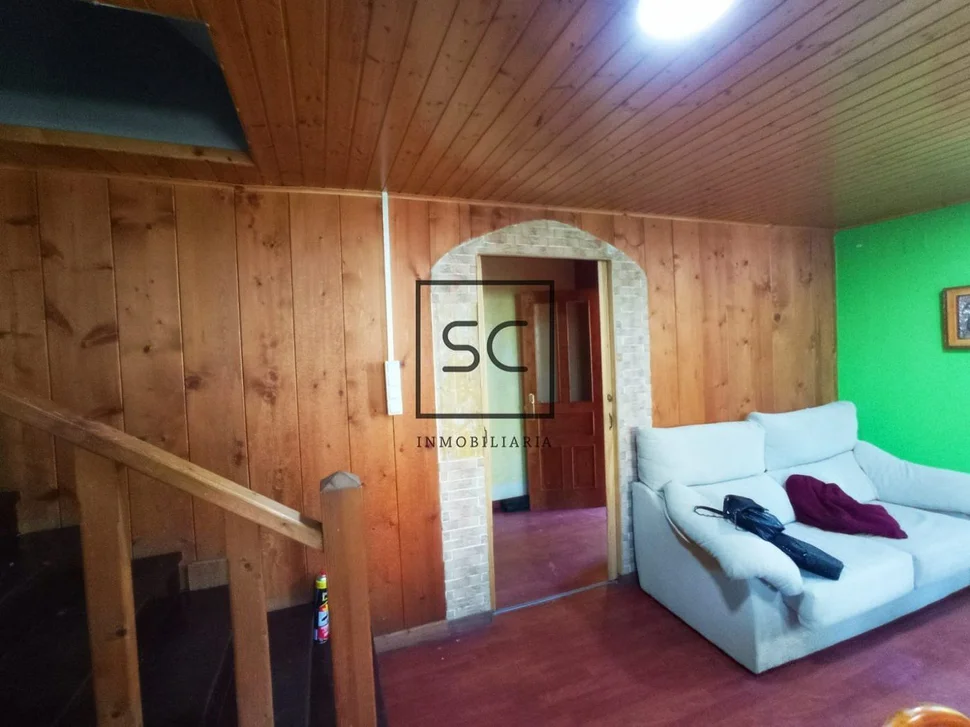 Casa para reformar con amplia finca en prado, narón