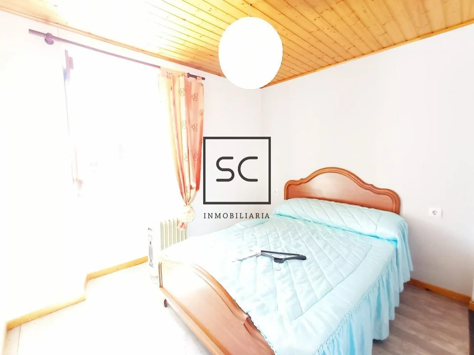 Casa para reformar con amplia finca en prado, narón