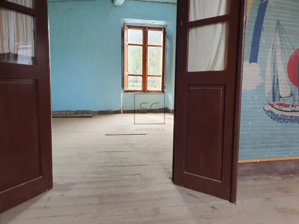 Casa para reformar con amplia finca en prado, narón