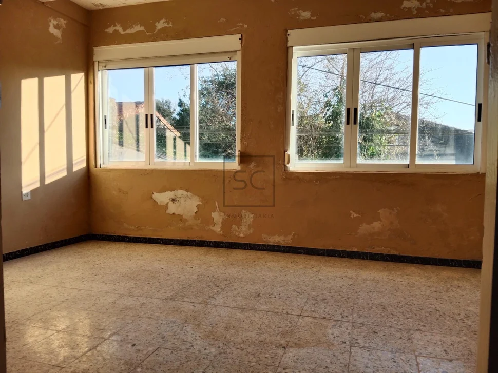 Casa para reformar con vistas al mar en o seixo, mugardos